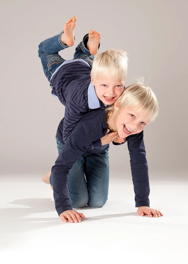 d15349-06-suenderhuse-photographie-melle-kids-happy.jpg